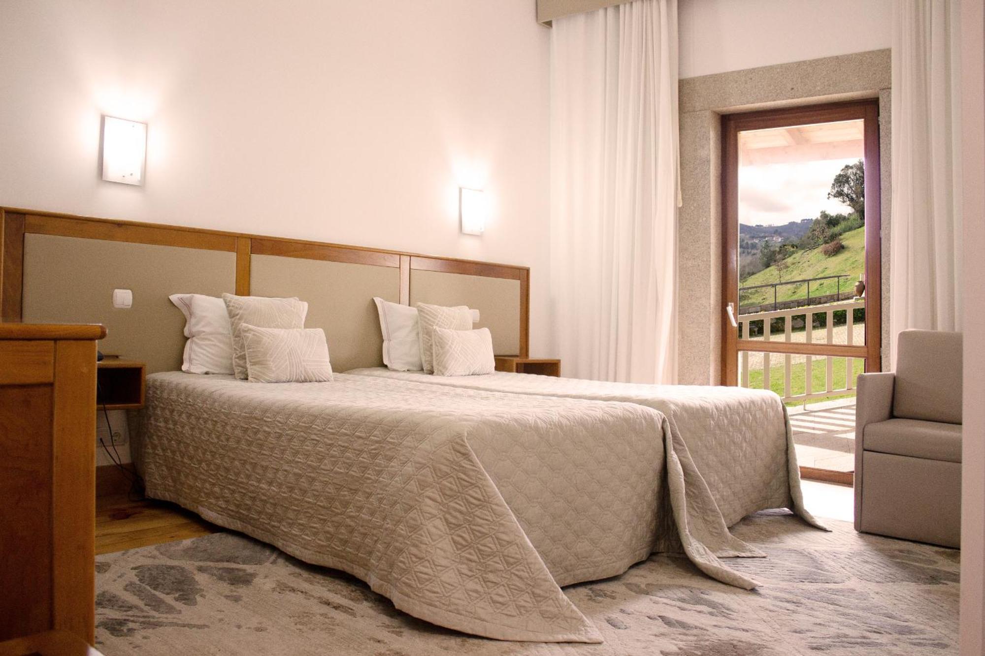 Hotel Rural Casa De Samaioes Кавес Екстериор снимка